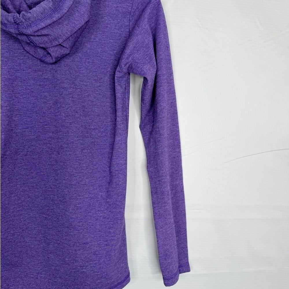 Hooters Chicago Purple Long Sleeve Hoodie Logo Graphic NWT Size Small - Picture 7 of 9